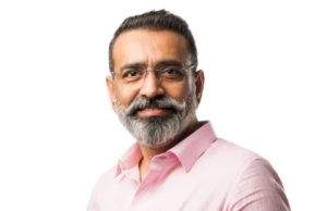 “कुर्सी नहीं, क़ीमत बचाने चला हूँ, शोर नहीं, सुकून चुनने चला हूँ।